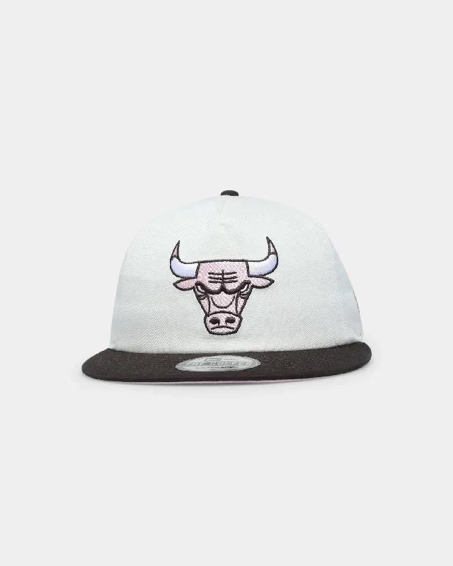 New Era Chicago Bulls 'Neopolitan' Golfer Snapback Chrome White/Walnut/Pink