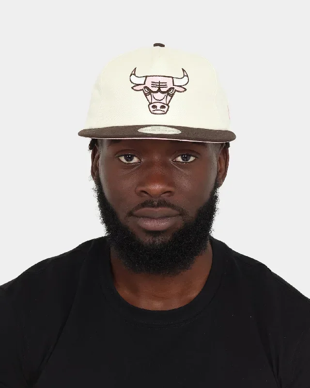 new-era-chicago-bulls-neopolitan-golfer-snapback-chrome-white-walnut-pink