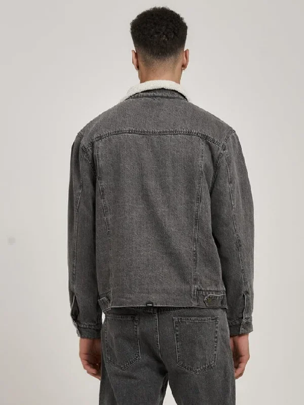 oversized-sherpa-wanderer-denim-jacket-asphalt-grey